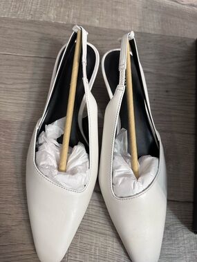 Ann Taylor White Pointed-Toe Slingback Flats